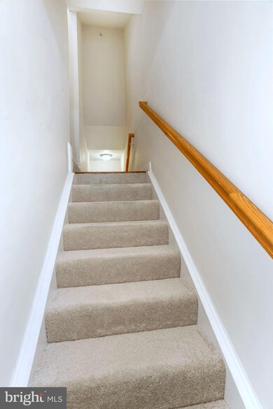 22765 Fountain Grove Square, Ashburn, VA 20148 - photo 3