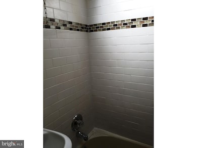 6845 Clover Ln, Upper Darby, PA 19082 - photo 5