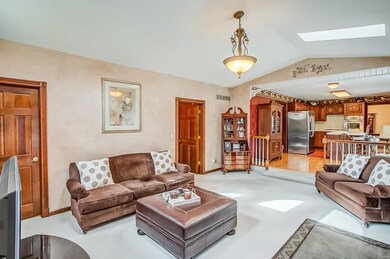 14 Lindenwood Dr, Collinsville, IL 62234 - photo 3