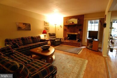 4005 Hunting Pines Ct, Fairfax, VA 22032 - photo 5