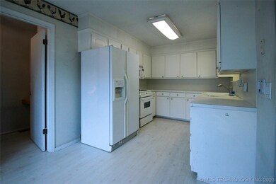 3205 S 210th East Ave, Broken Arrow, OK 74014 - photo 6