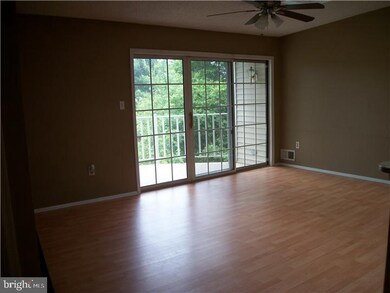 85 Cheverny Ct, Trenton, NJ 08619 - photo 2