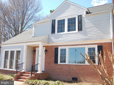 18 Washington Ave, Colonial Beach, VA 22443 - photo 4