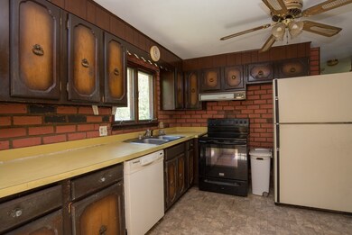 11 Medford Ave, Methuen, MA 01844 - photo 7