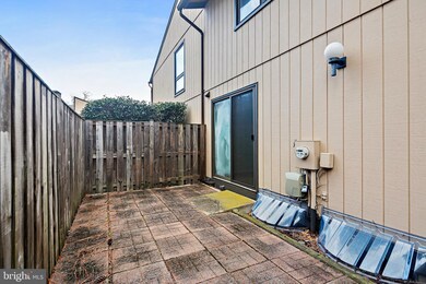 392 West Ct unit 2B, Glen Burnie, MD 21061 - photo 2