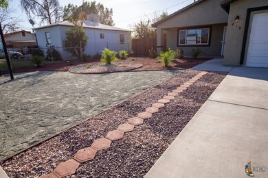 819 W Euclid Ave, El Centro, CA 92243 - photo 2