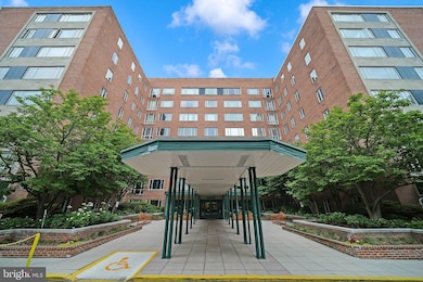 Greenbriar unit 8009, Washington, DC 20016 - photo 2