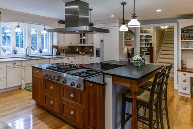 06 Kitchen Island