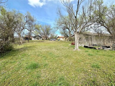 1317 E Moses St, Cushing, OK 74023 - photo 4