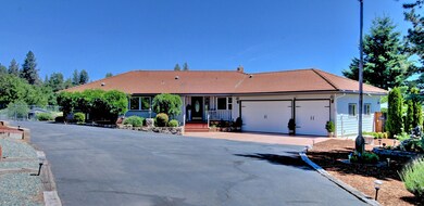 1930 Old Military Rd, Central Point, OR 97502 - photo 3