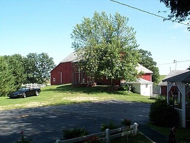 6182 Purcell Rd, Fitchburg, WI 53575 - photo 3