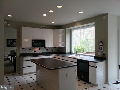 11 Forrest Ct, Mount Laurel, NJ 08054 - photo 2