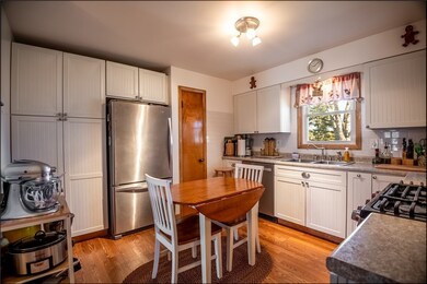 Kraftmaid cabinets offering lots of storage!
