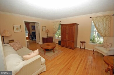 6903 Newberry Dr, Columbia, MD 21044 - photo 7