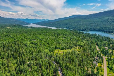 Montana Perfection Lake Woods Mountains-