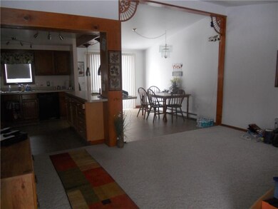living room/kitchen/dining room