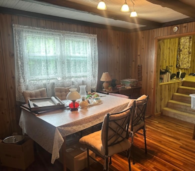 WClarion Dining Rm