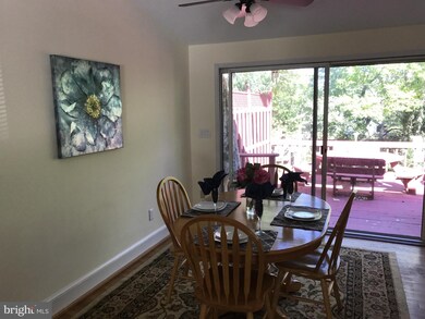 2947 Viewpoint Rd, Alexandria, VA 22314 - photo 6