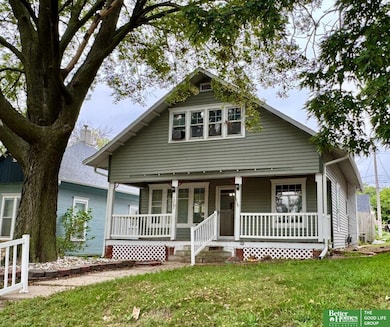 1217 N Grant Ave, York, NE 68467 - photo 2