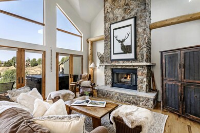 1581 Winslow Rd-002-001-Living Room-MLS_