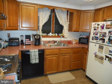 26 Iowana Ave, Ewing, NJ 08638 - photo 2