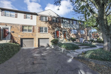 2846 Petzinger Rd unit 70, Columbus, OH 43209 - photo 3