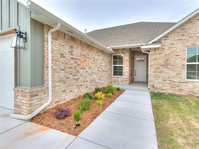 1312 Monterey Dr, Norman, OK 73072 - photo 3