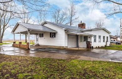 2459 N Court St, Circleville, OH 43113 - photo 5