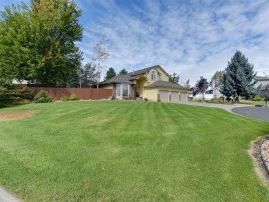 925 E Wellington Dr, Spokane, WA 99208 - photo 2