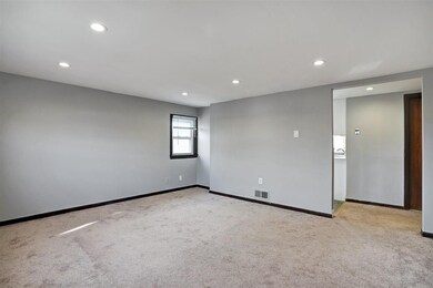834 Pennsylvania Ave unit 2, Lyndhurst, NJ 07071 - photo 3