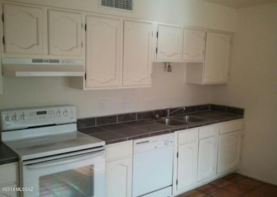 1029 E Halcyon Rd unit 23, Tucson, AZ 85719 - photo 3