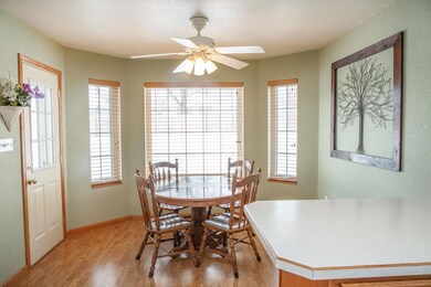 1104 Bobbi Ln, Waterloo, IA 50701 - photo 5