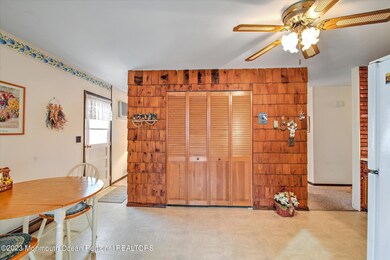09-KITCHEN