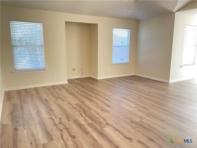 135 Dolly St, San Marcos, TX 78666 - photo 4