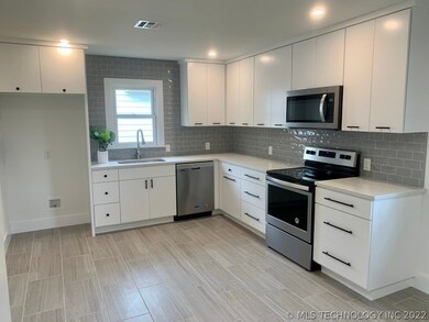 317 S 6th St, Broken Arrow, OK 74012 - photo 3