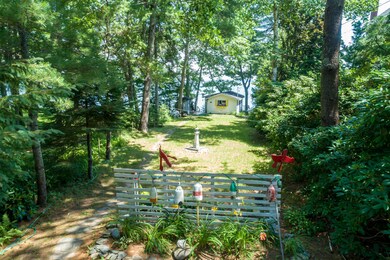 122 Maquoit Dr, Freeport, ME 04032 - photo 2