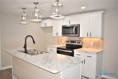 423 Henry St, Woodville, OH 43469 - photo 4