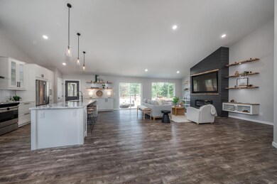 18-web-or-mls-9.8 19644 Apache Rd-116