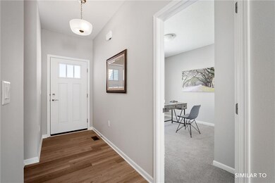 9840 Thorton Dr, Johnston, IA 50131 - photo 2