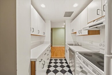 Whittemore Mills unit 116, Quincy, MA 02170 - photo 4