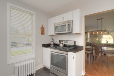 238 S Van Buren St, Batavia, IL 60510 - photo 5