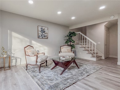 12302 Runnymede St unit 4, North Hollywood, CA 91605 - photo 2