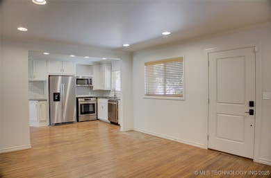 Washer\dryer\refrig stay with home