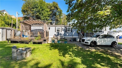 31 Alfa Dr, Pawtucket, RI 02860 - photo 2