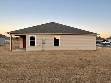 995 Jennifer Ann Ln, Elkins, AR 72727 - photo 6