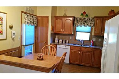 Kitchen. Granite!