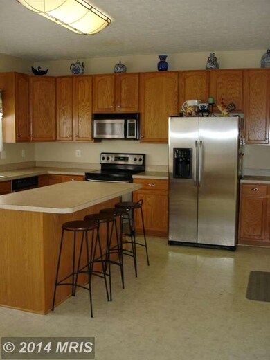 10284 Warfield St, White Plains, MD 20695 - photo 5