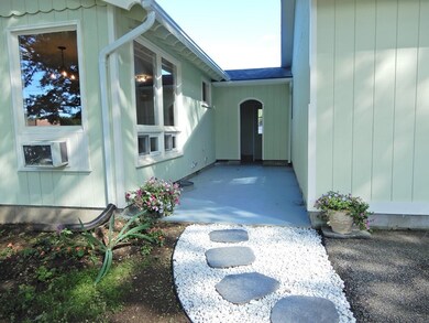 236 W Main St, West Brookfield, MA 01585 - photo 5