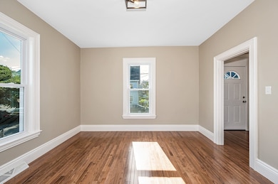 11 Read St, Lowell, MA 01850 - photo 5