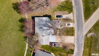 330 Campus View Dr, Lincoln, IL 62656 - photo 5